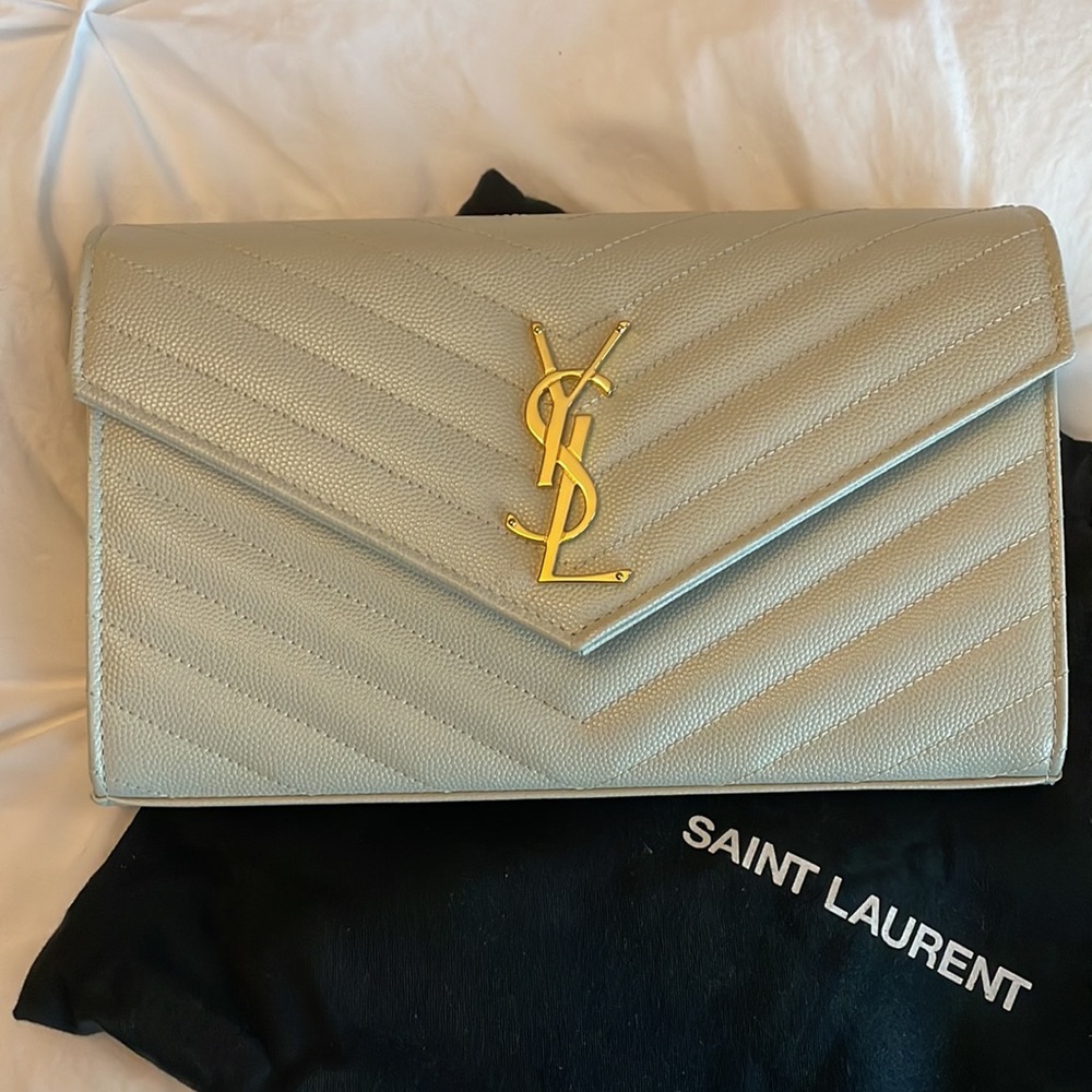Cassandre Matelasae Chain Wallet in Grain de Poudre Embossed leather. - Picture 1 of 10